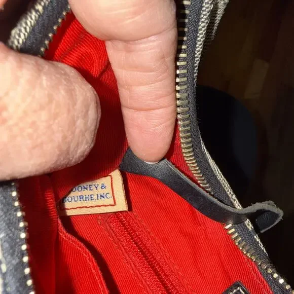 DOONEY & BOURKE SIGNATURE CLOTH & LEATHER SMALL HOBO BUCKET HANDBAG *NICE* - Picture 9 of 14